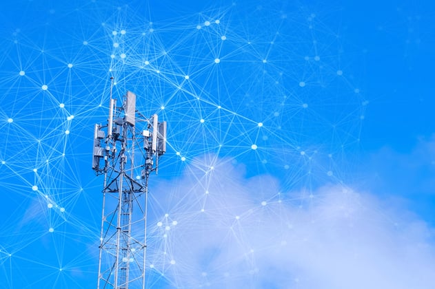 Una torre 5G es activada y distribuye el sistema de internet móvil más rápido hasta ahora
