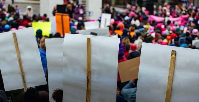 grupo de personas en manifestación